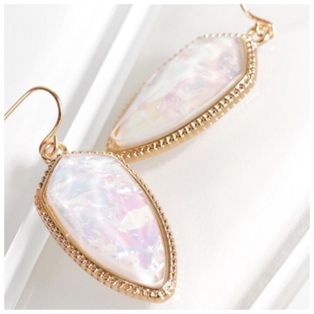 WHITE OPAL | Acetate marquee shaped earrings